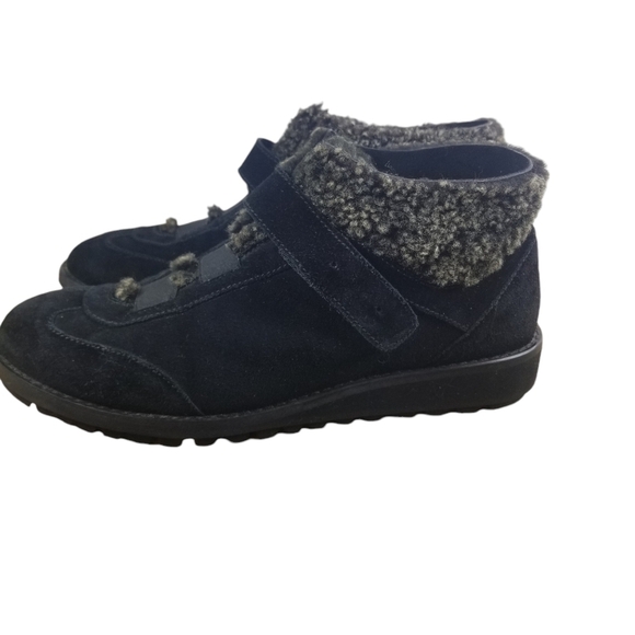 Stuart Weitzman black suede fleece ankle booties boots - Picture 3 of 11